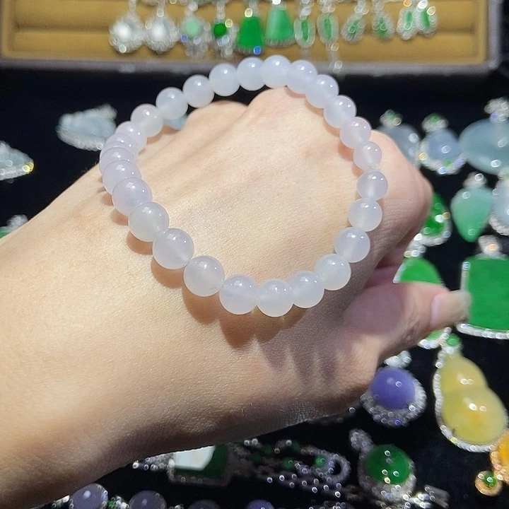 颈饰18K金镶嵌翡翠