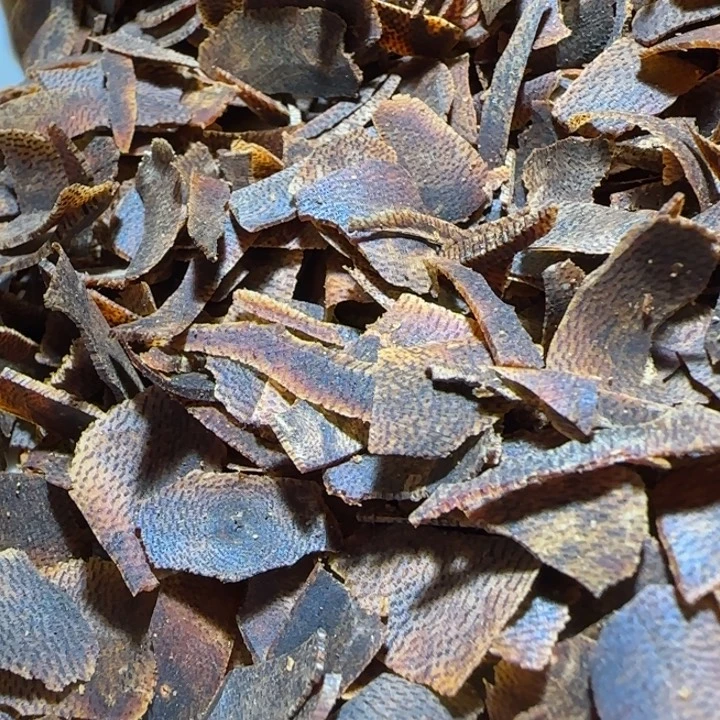 沉香手把件海南老白棋沉水切片100克