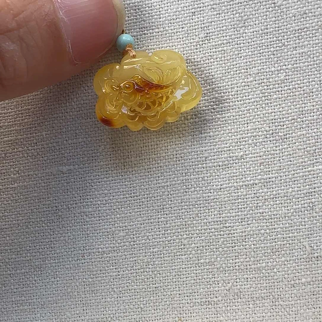 琥珀未镶嵌珠宝奇石傲*