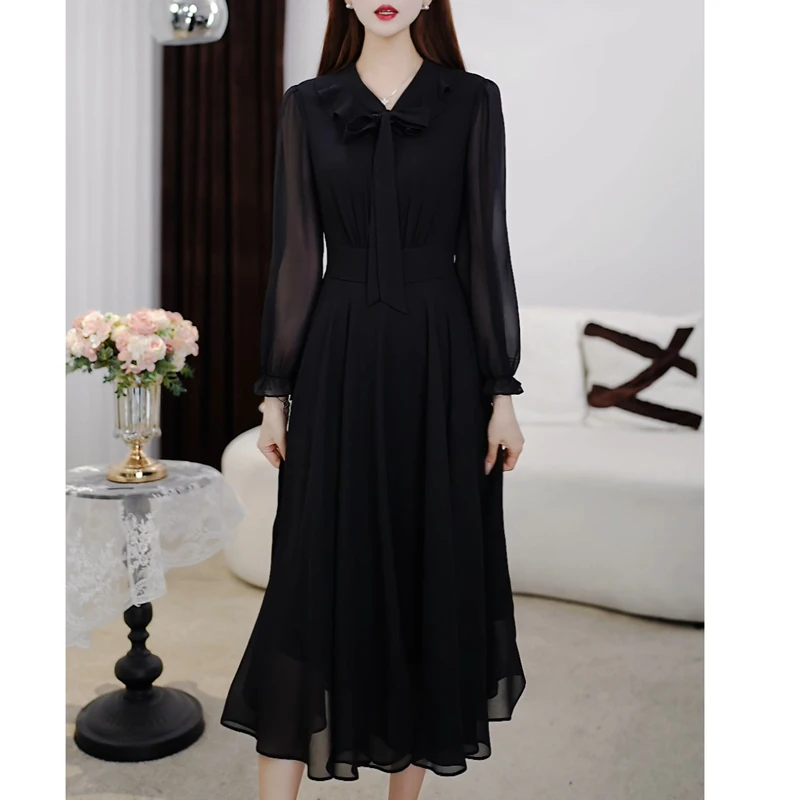 法式赫本风小黑裙女长袖显瘦轻奢优雅黑色衬衫连衣裙女春秋中长款