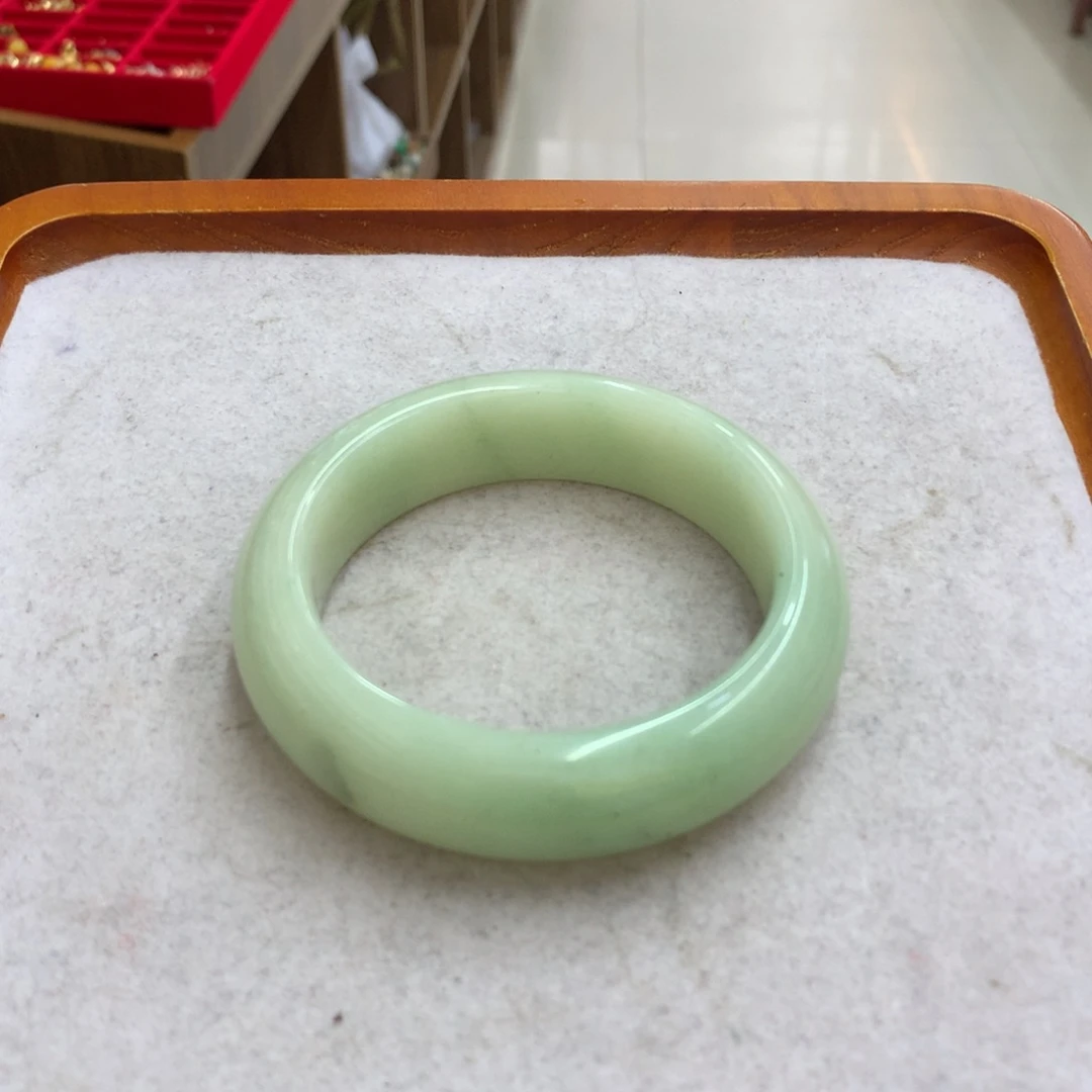 石英质玉未镶嵌手镯