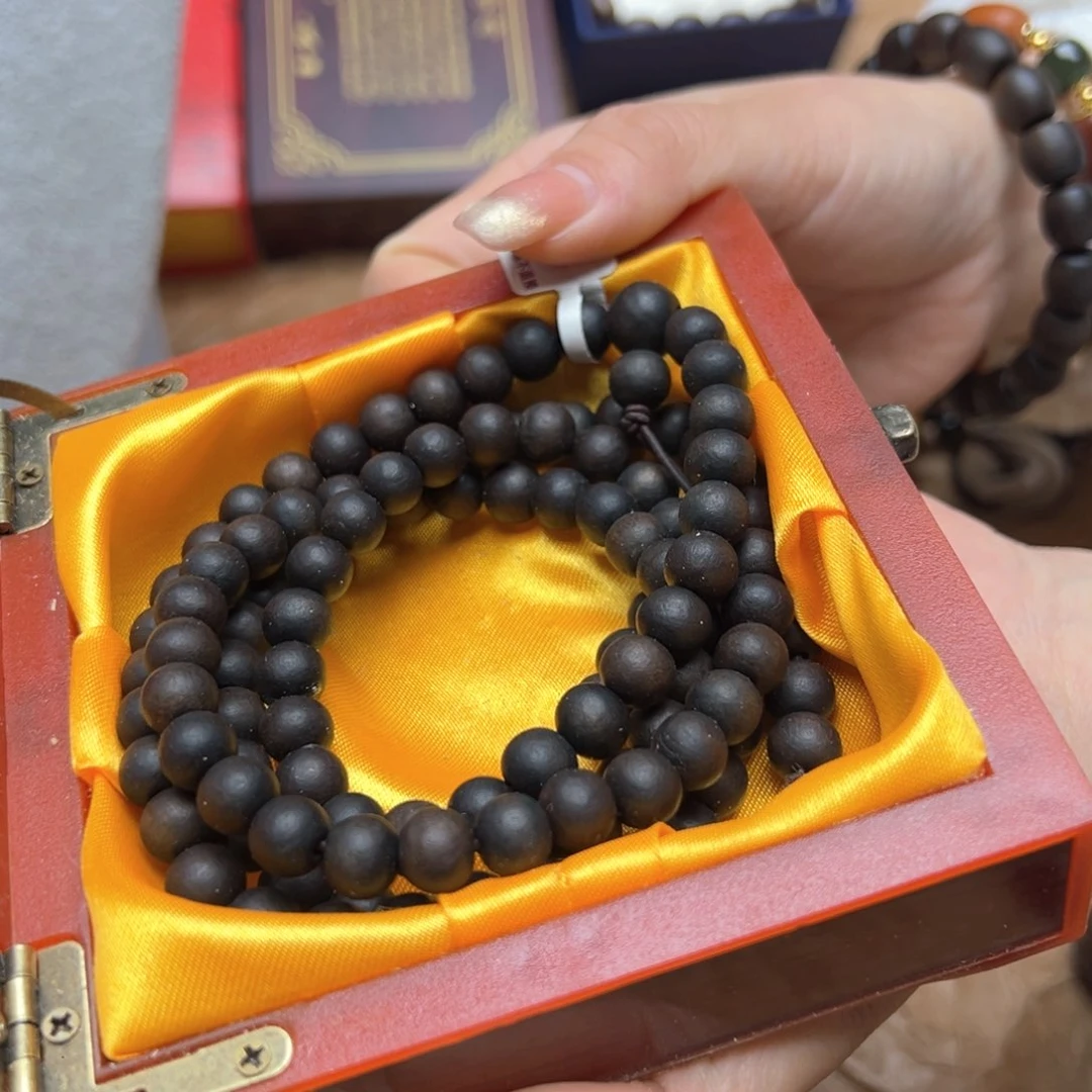 大叶紫檀（黑酸枝木类）