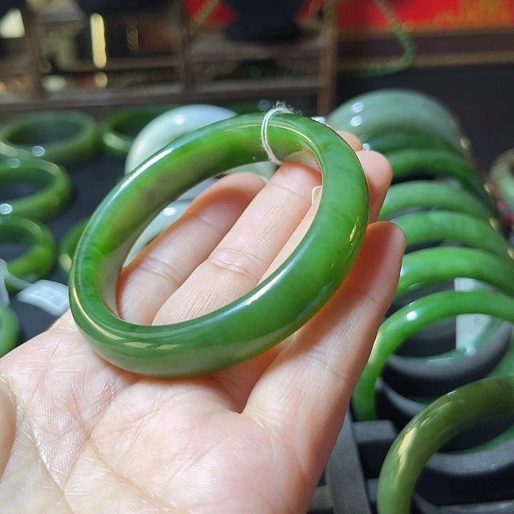 金***我和田玉未镶嵌手镯