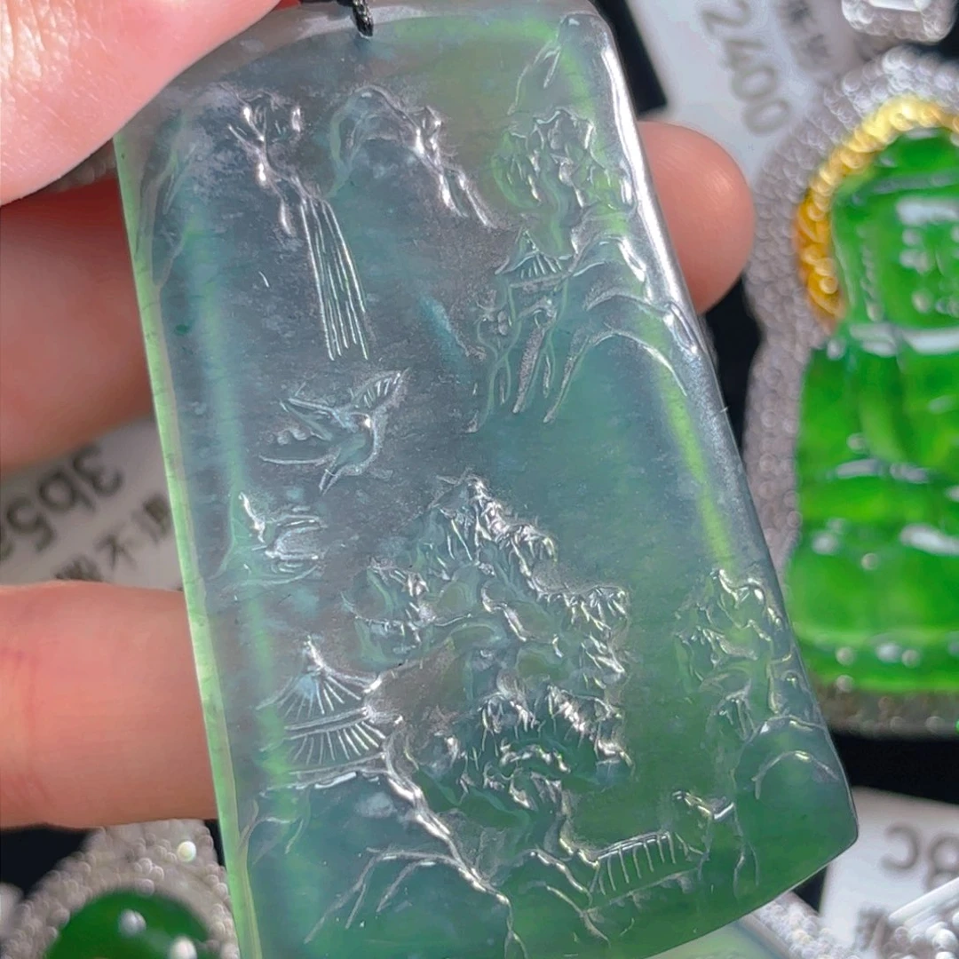 翡翠颈饰未镶嵌山水牌