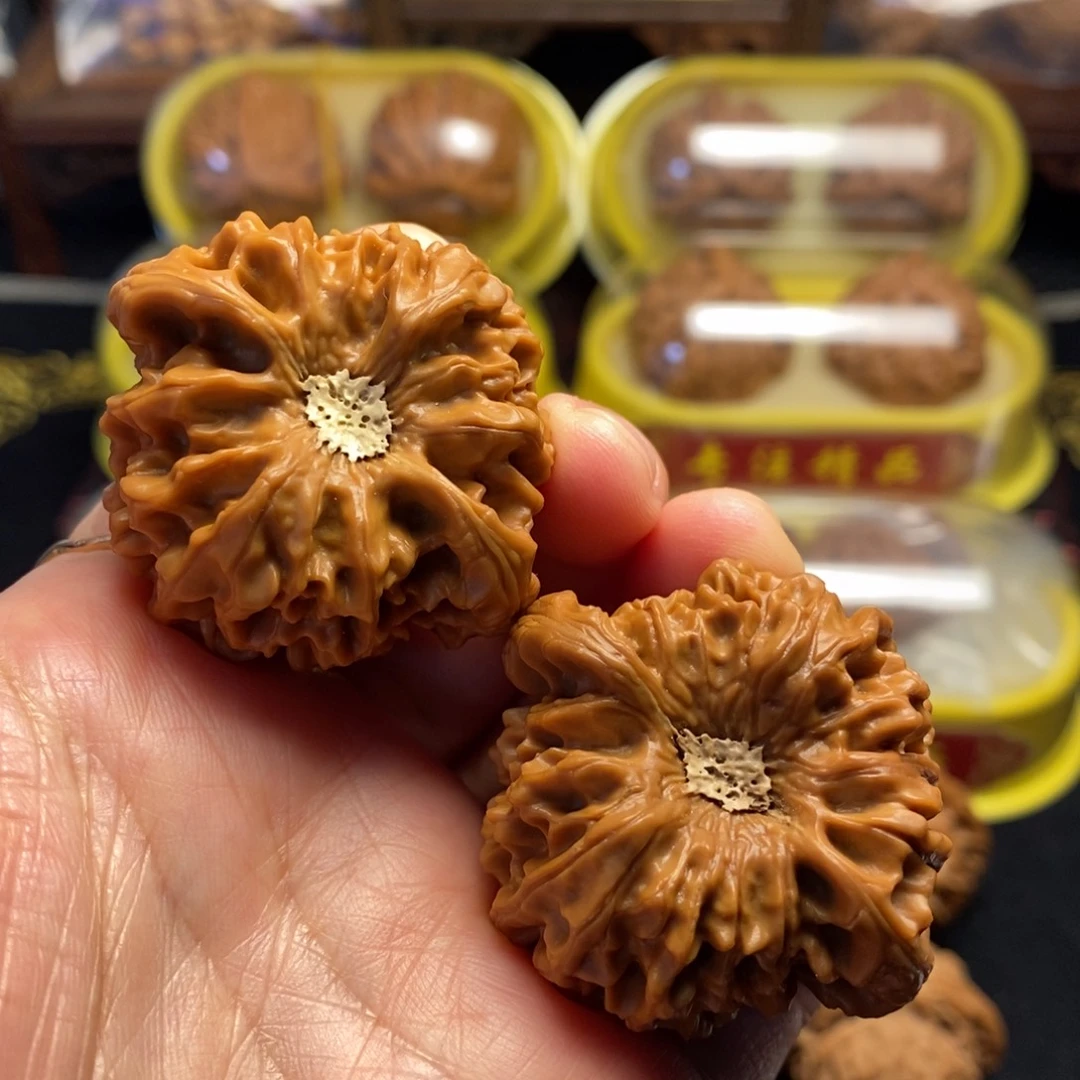 桃核把件龙门涧狮子头42