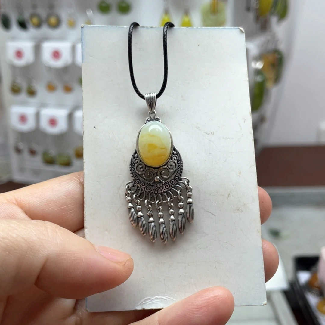 蛇纹石玉未镶嵌吊坠