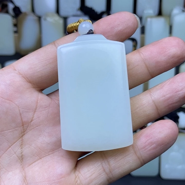 和田玉未镶嵌颈饰?