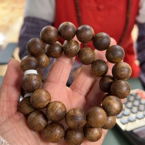 沉香手串乌身红土18克卡1.5多样性发1条