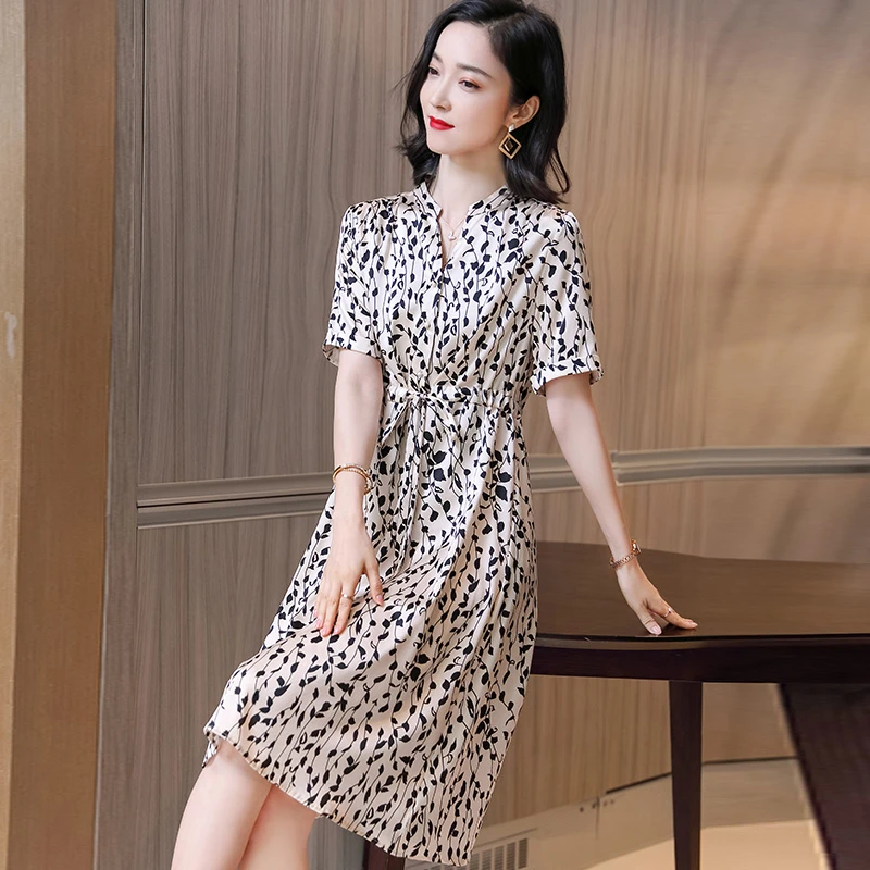 杭州真丝连衣裙年轻款桑蚕丝高端气质短袖印花宽松遮肚长裙子碎花