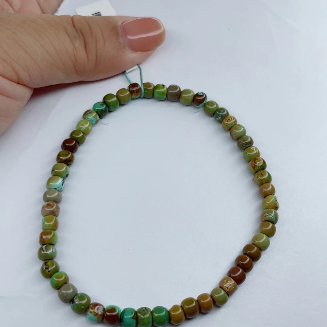 绿松石未镶嵌颈饰