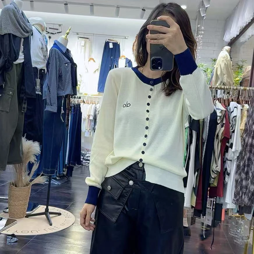 秋冬新品拼接设计长袖针织衫毛衣上衣刺绣百搭简约高档通勤百搭潮