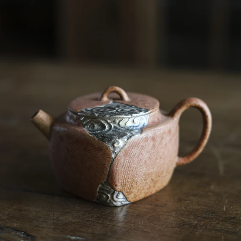 灰念-珊瑚红卷云壶（Q1550）