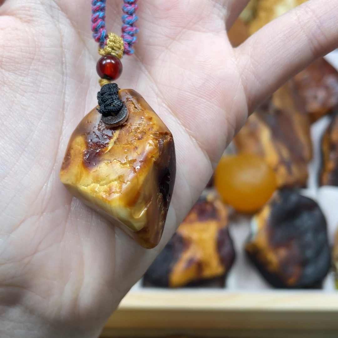 琥珀珠宝奇石未镶嵌