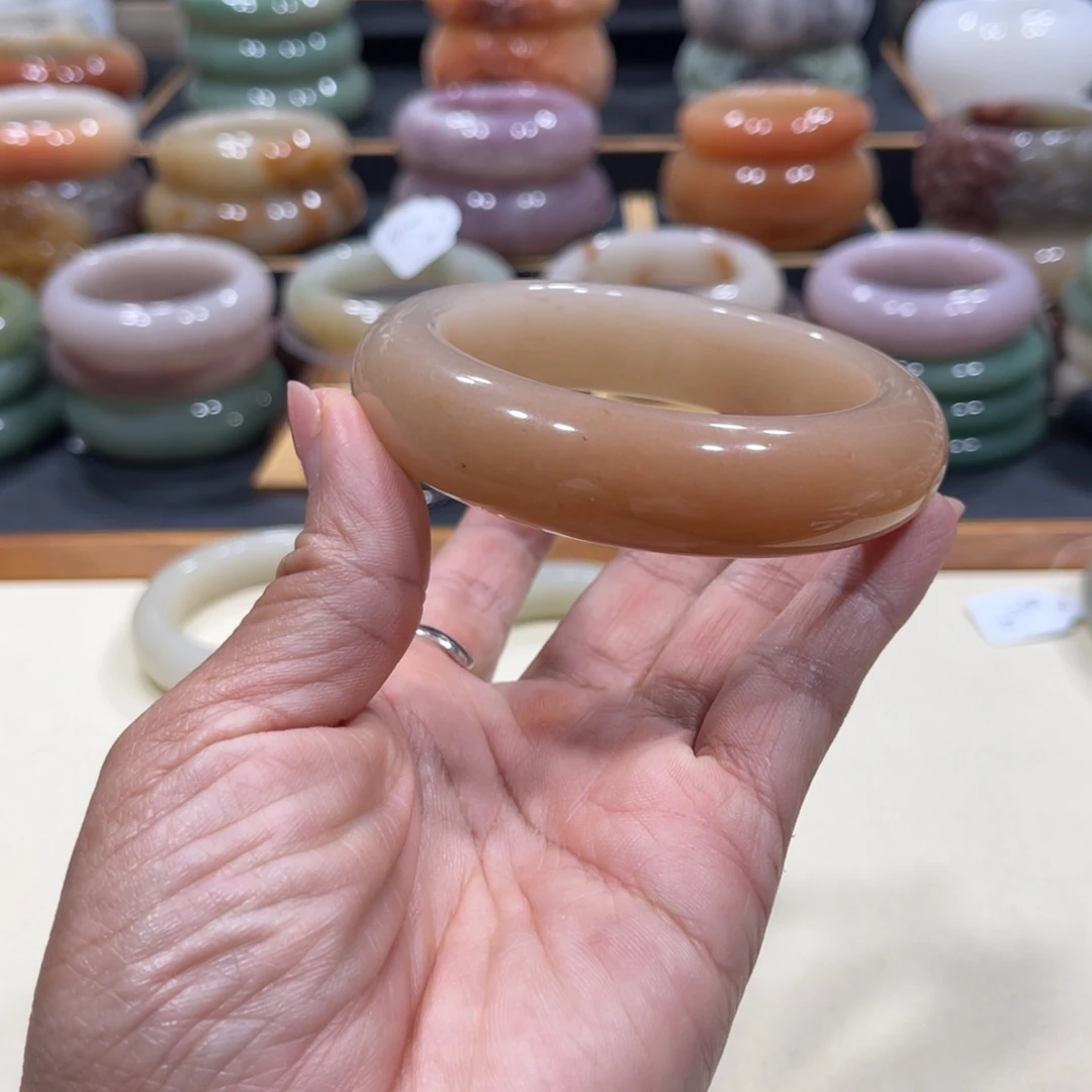 石英岩玉手镯未镶嵌