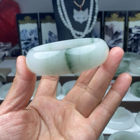 石英质玉（金丝玉）手镯未镶嵌