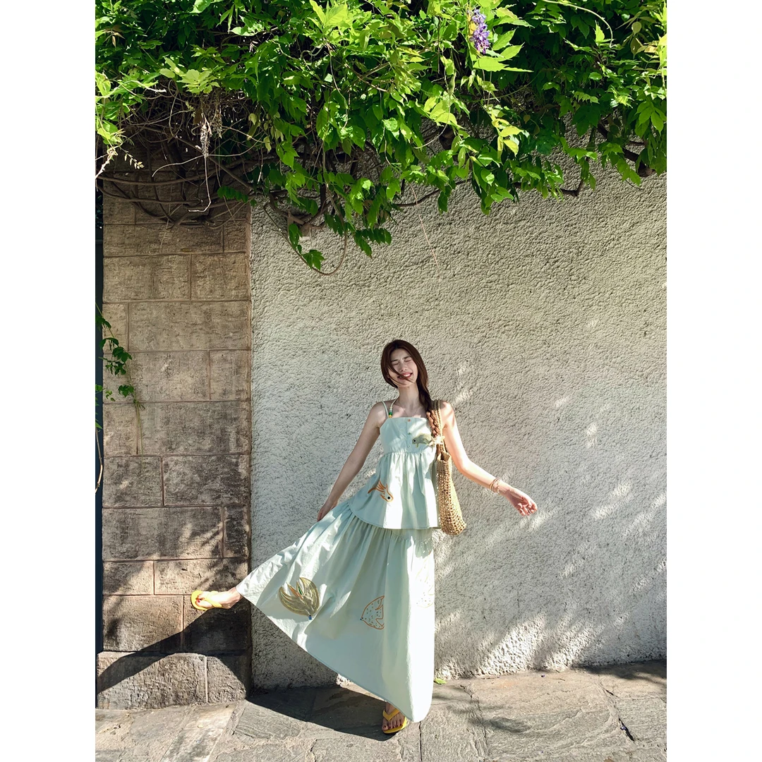 小君君布兰妮  飞鸟与鱼/重工贴布绣串珠吊带+半裙套装250272