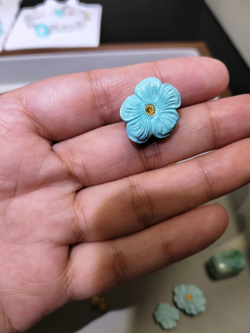 绿松石雕刻件小花，
