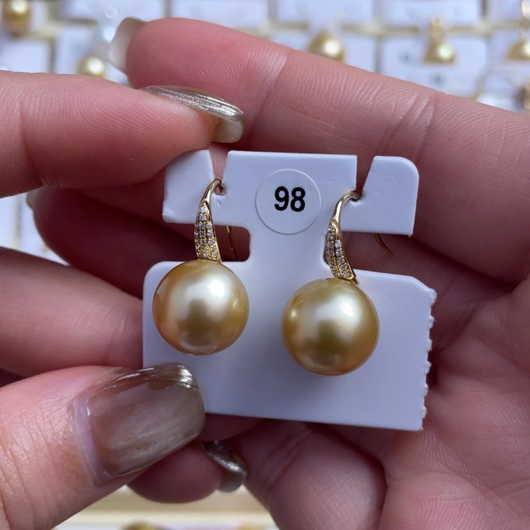 海水珍珠耳饰18K金镶嵌
