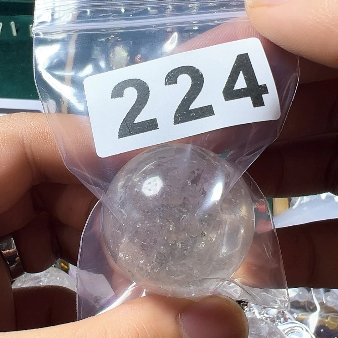 石英质玉颈饰未镶嵌大**儿