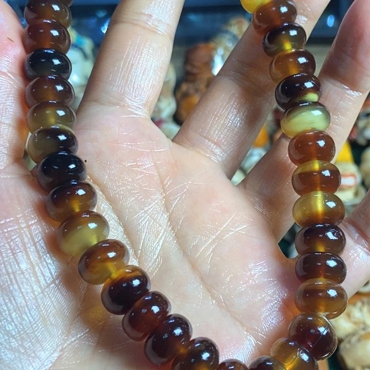 配饰羊角手持一条