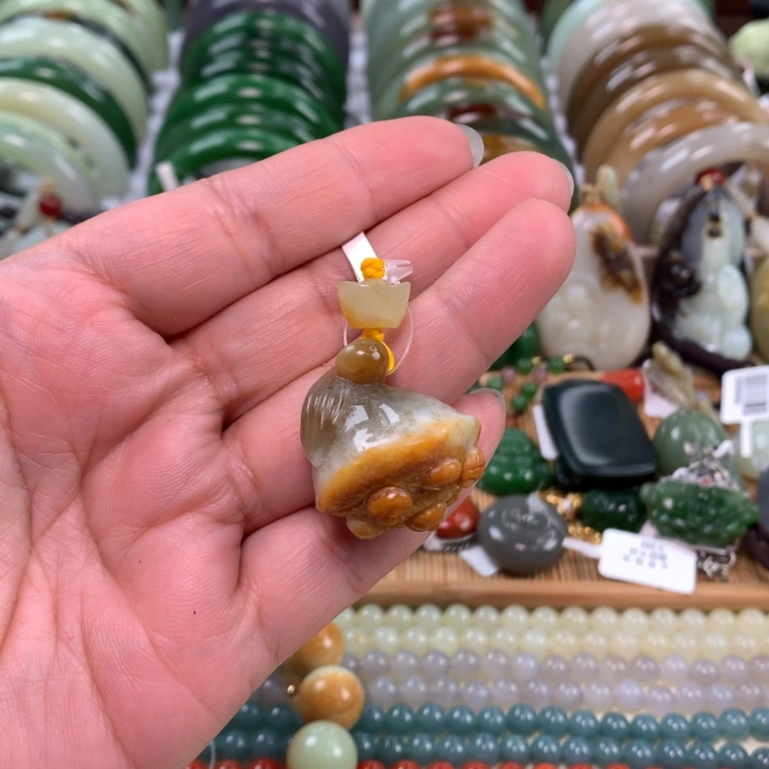 岫岩河磨玉（透闪石质玉）未镶嵌颈饰