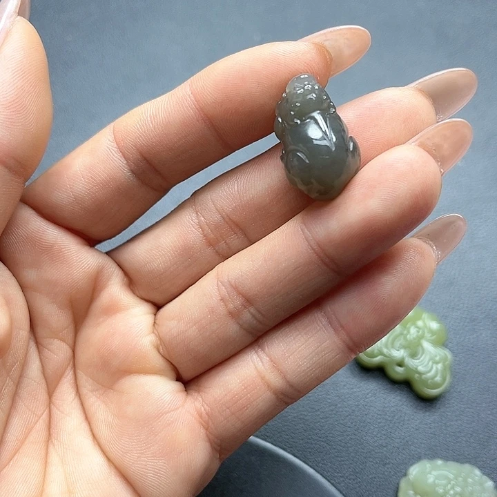 【闪购商品】颈饰未镶嵌和田玉