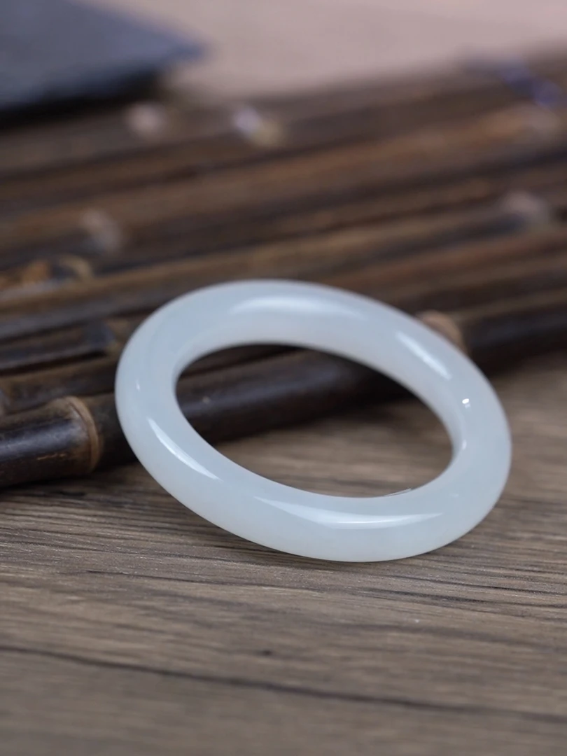 和田玉美人条手镯-白色气质女款时尚