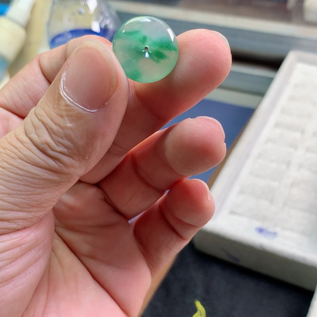 定制翡翠未镶嵌扣子