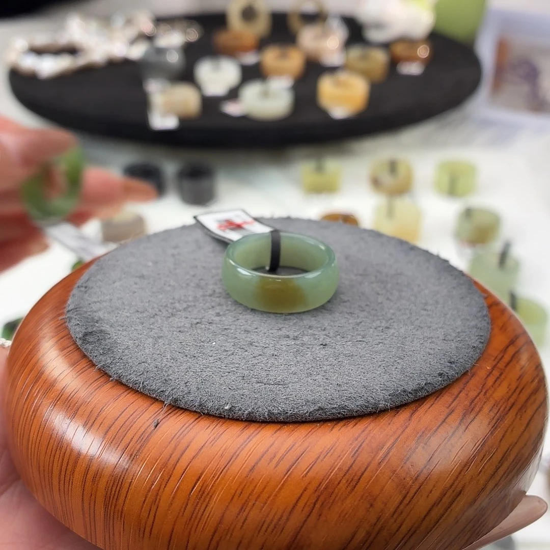 和田玉（糖玉）未镶嵌戒指b96一口蓝糖轮胎17.1不退换