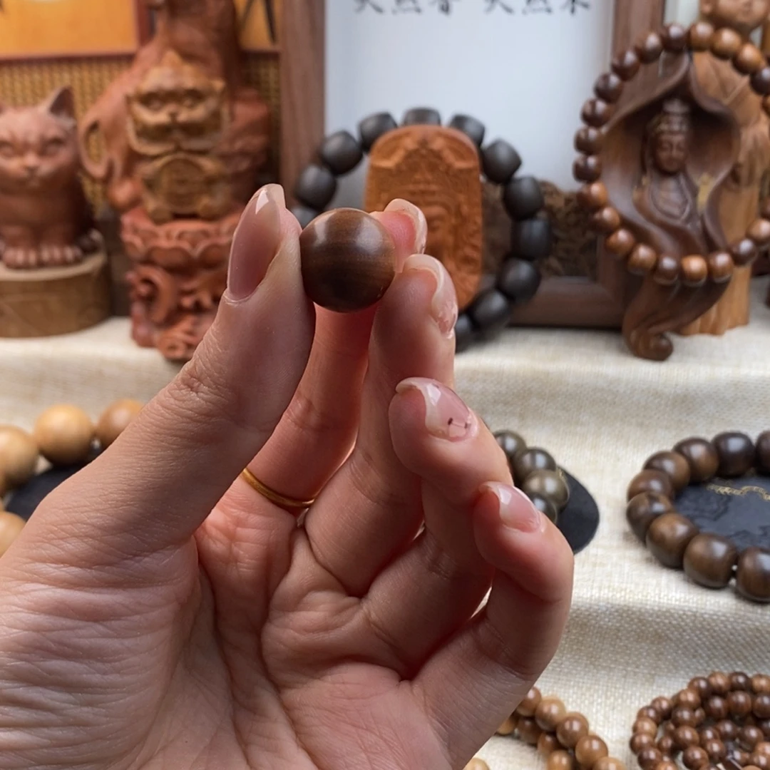 潇***雨檀香木手串/手链老山檀香，焦糖，1.5单珠