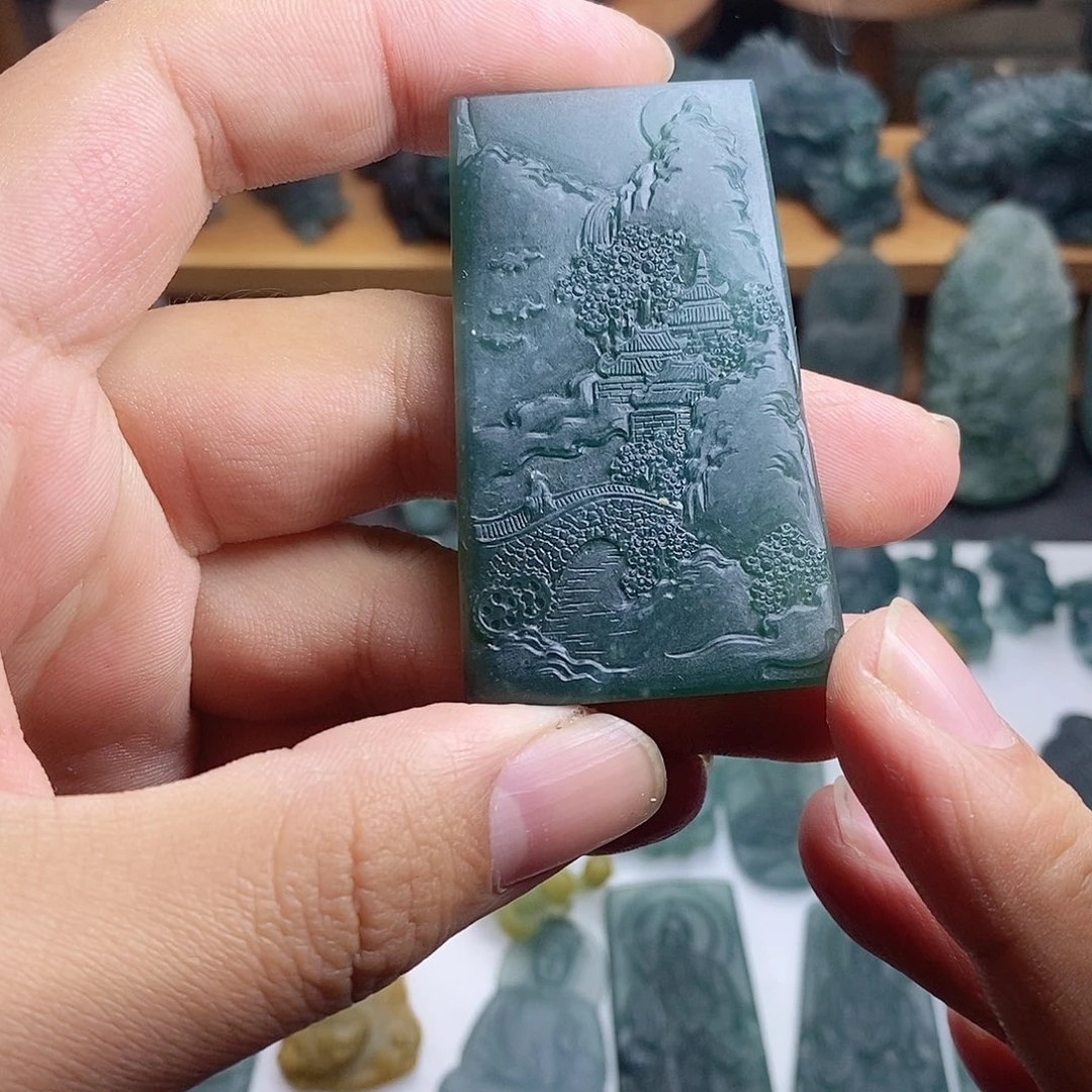 定制翡翠未镶嵌山水