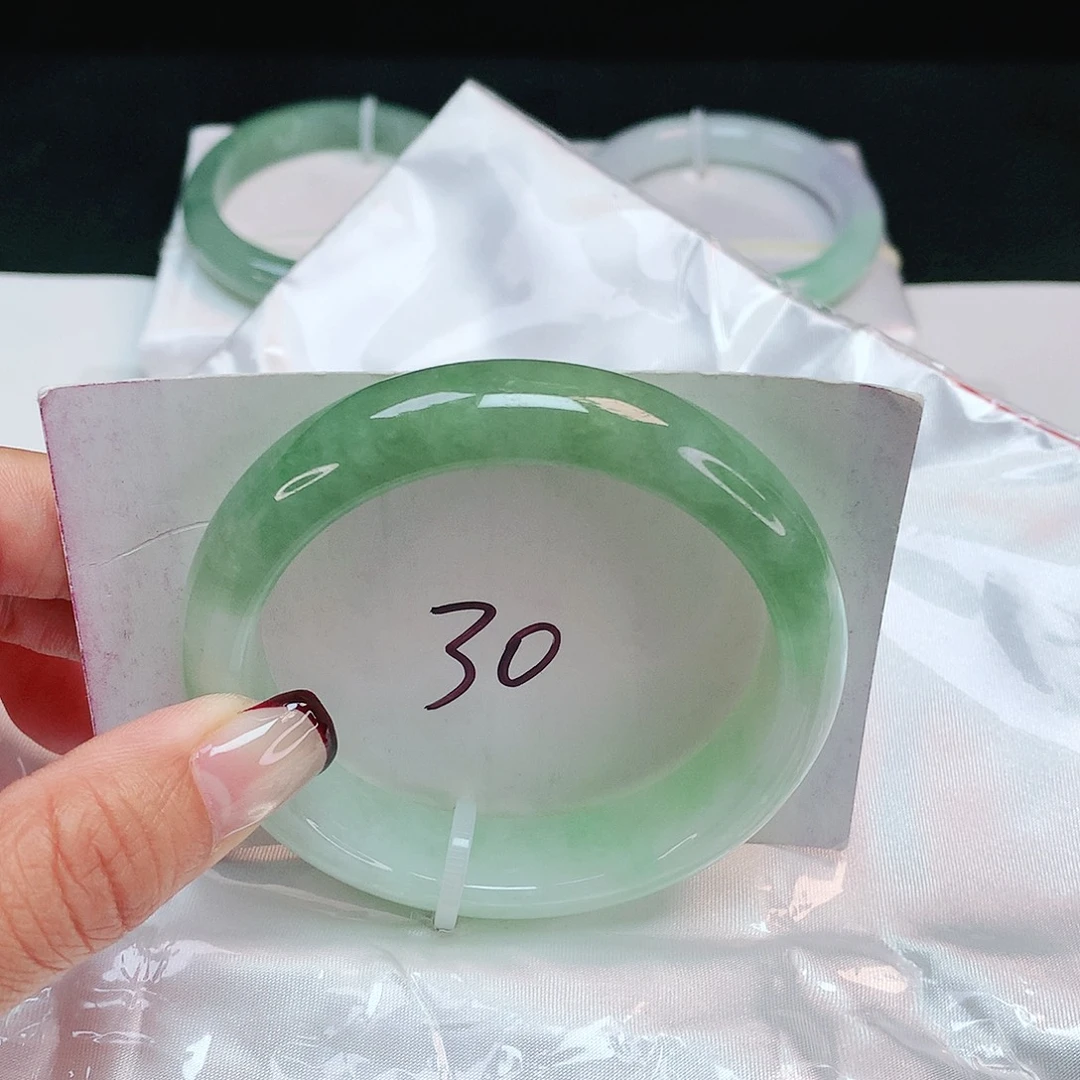 翡翠未镶嵌手镯 正圈56