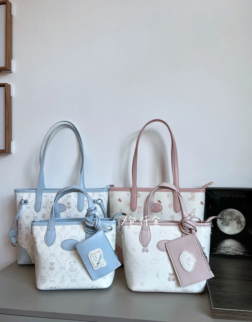 包仟金.[送挂脖零钱包+现货]贵族猫与甜玉兔印花托特水桶包粉蓝