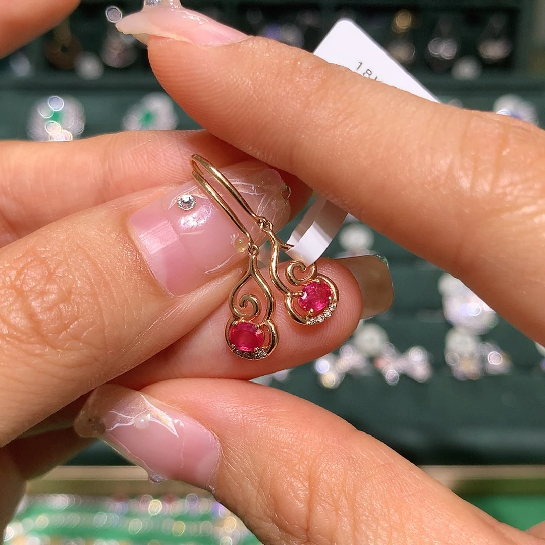 红宝石耳饰18K金镶嵌