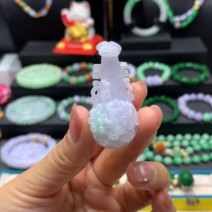 翡翠未镶嵌颈饰翡翠琵琶