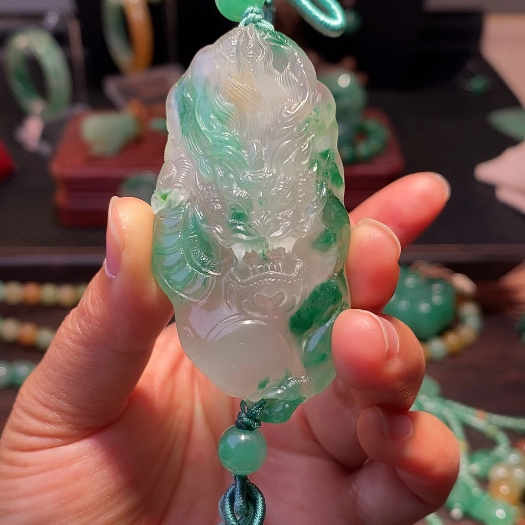 石英质玉（非洲翠）未镶嵌挂件