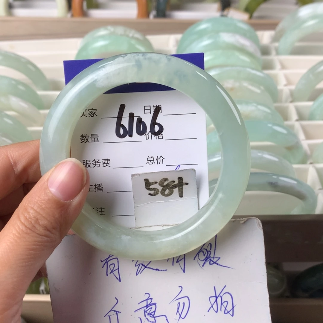 蛇纹石玉手镯未镶嵌6106