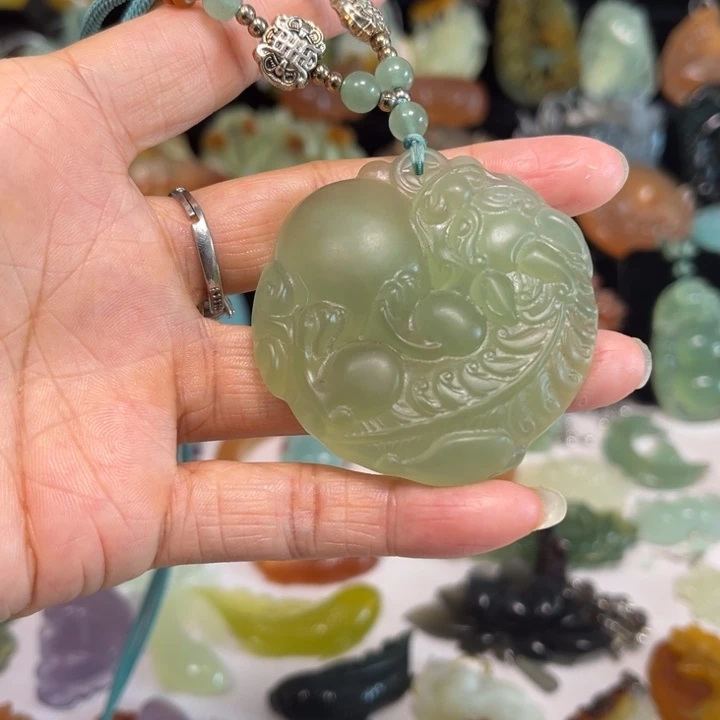 蛇纹石玉未镶嵌吊坠(赠链)