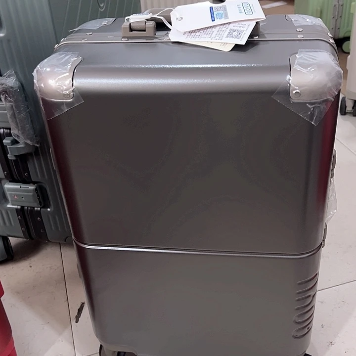 梅***朵PET+PE材质Pc傲宇20寸e37深灰色登机拉杆箱