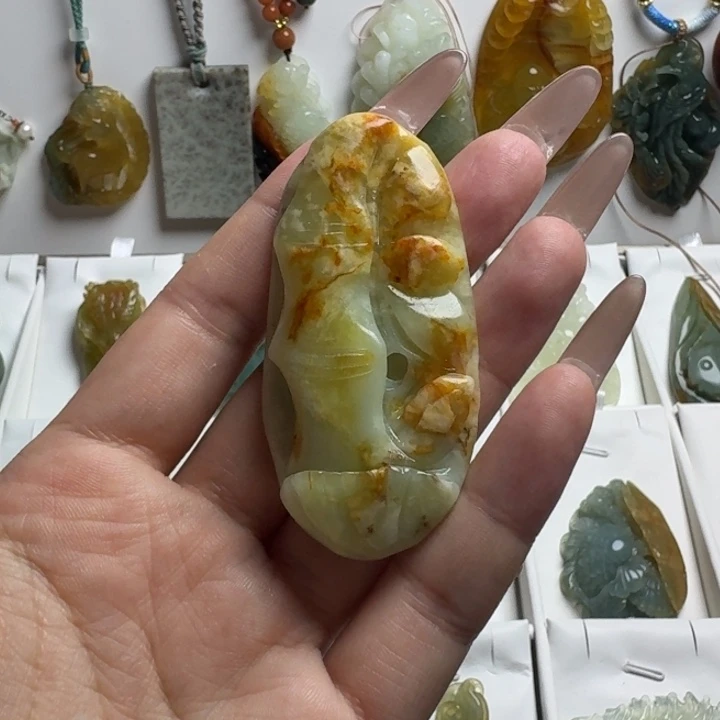 蛇纹石玉未镶嵌吊坠