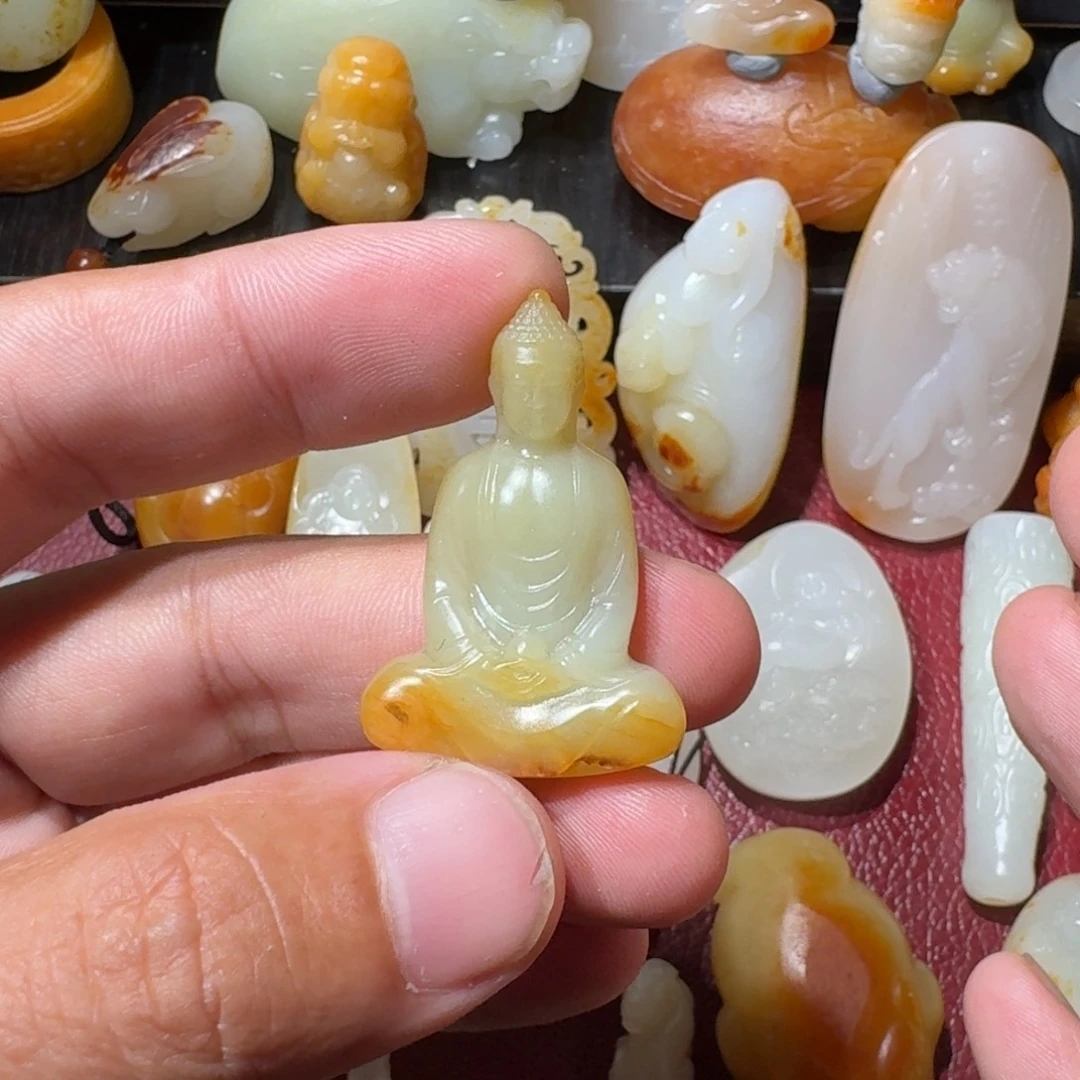 秋***风和田玉未镶嵌挂件