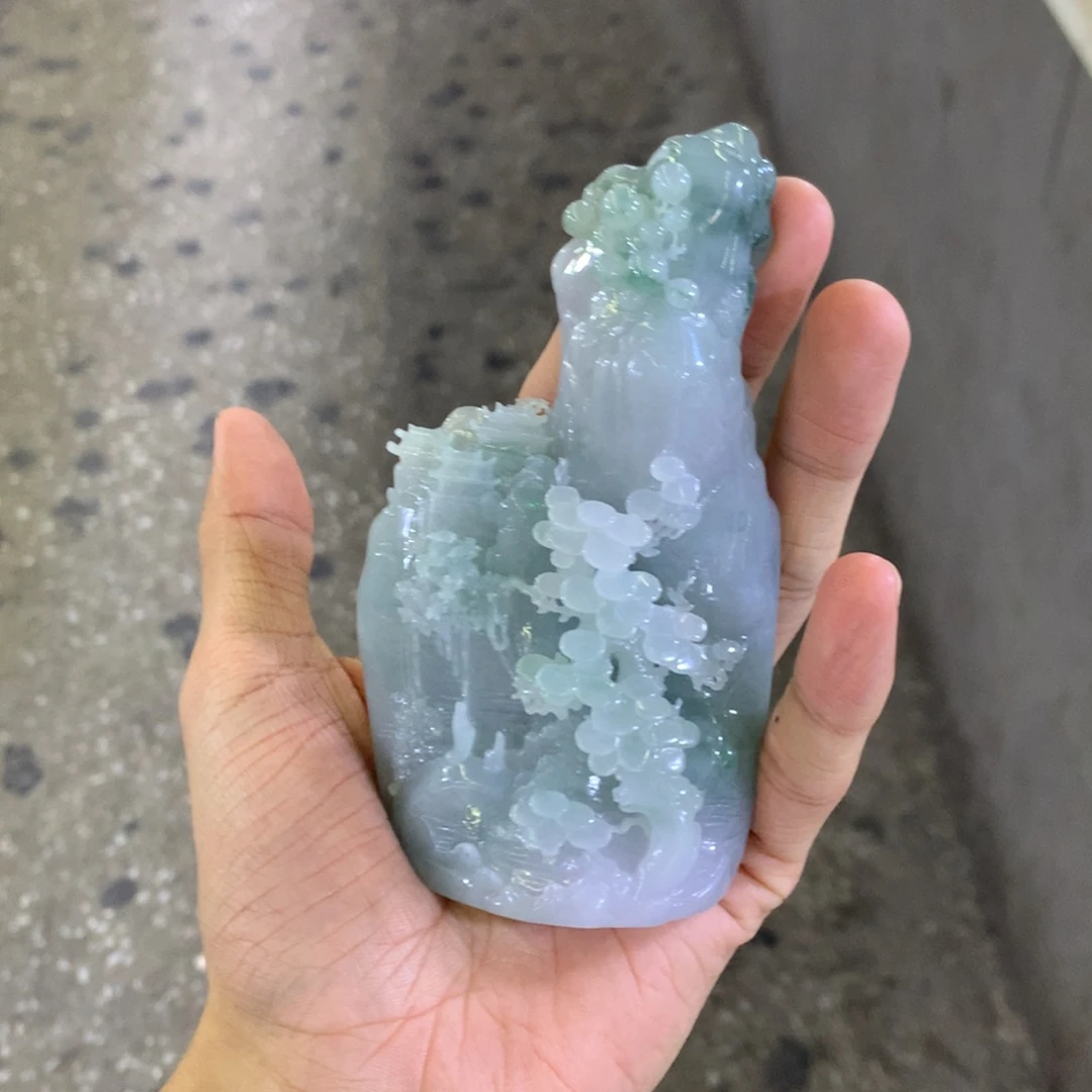 未镶嵌摆件翡翠草**士