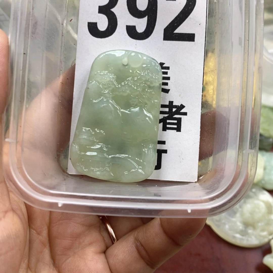 蛇纹石玉未镶嵌挂坠