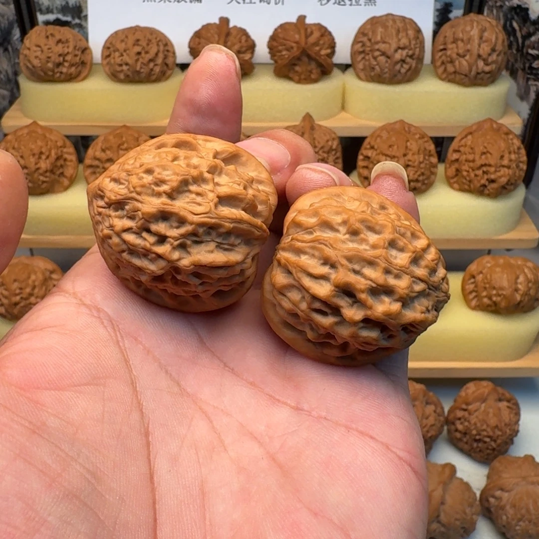 不***狗文玩核桃吊坠金牛