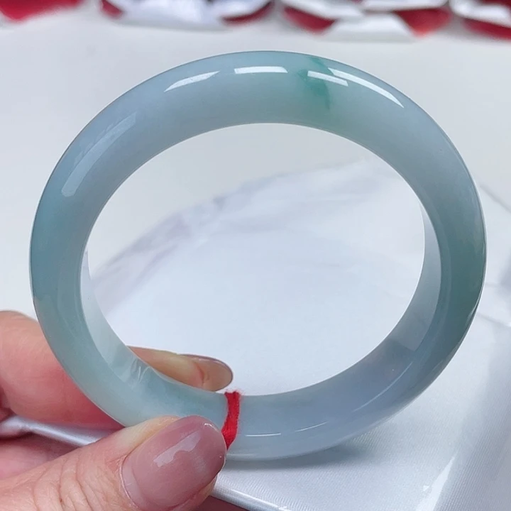 翡翠手镯未镶嵌缅甸翡翠