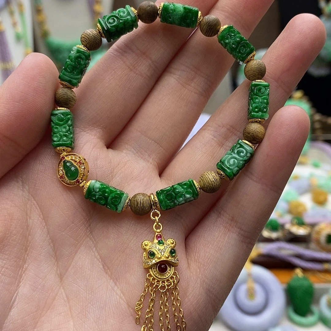 翡翠未镶嵌颈饰手链