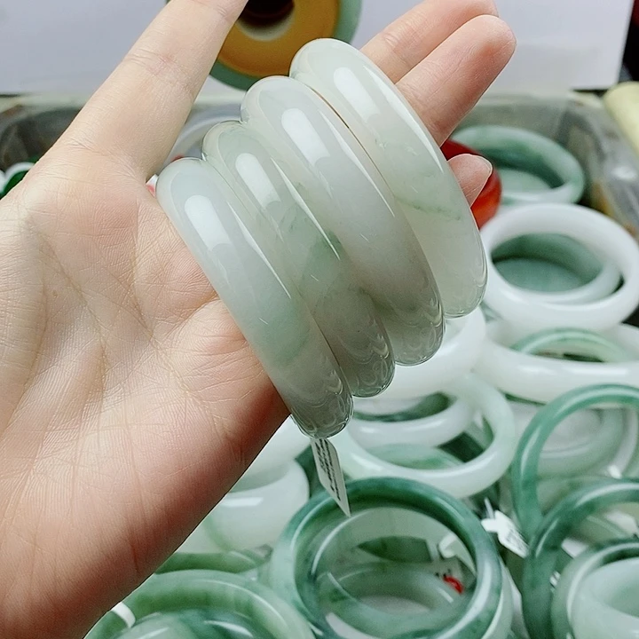 石英质玉(金丝玉)未镶嵌手镯