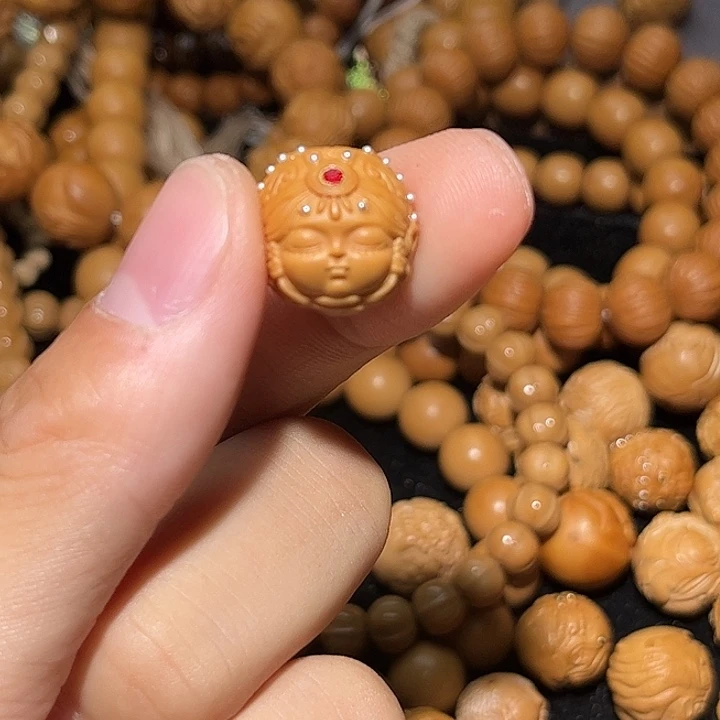 上***心手串猴头核桃扎吉拉姆