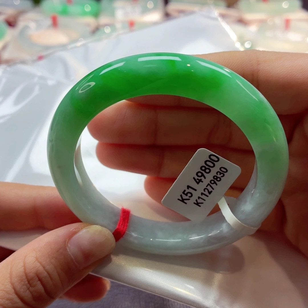 翡翠未镶嵌手镯白底青飘阳绿68-19