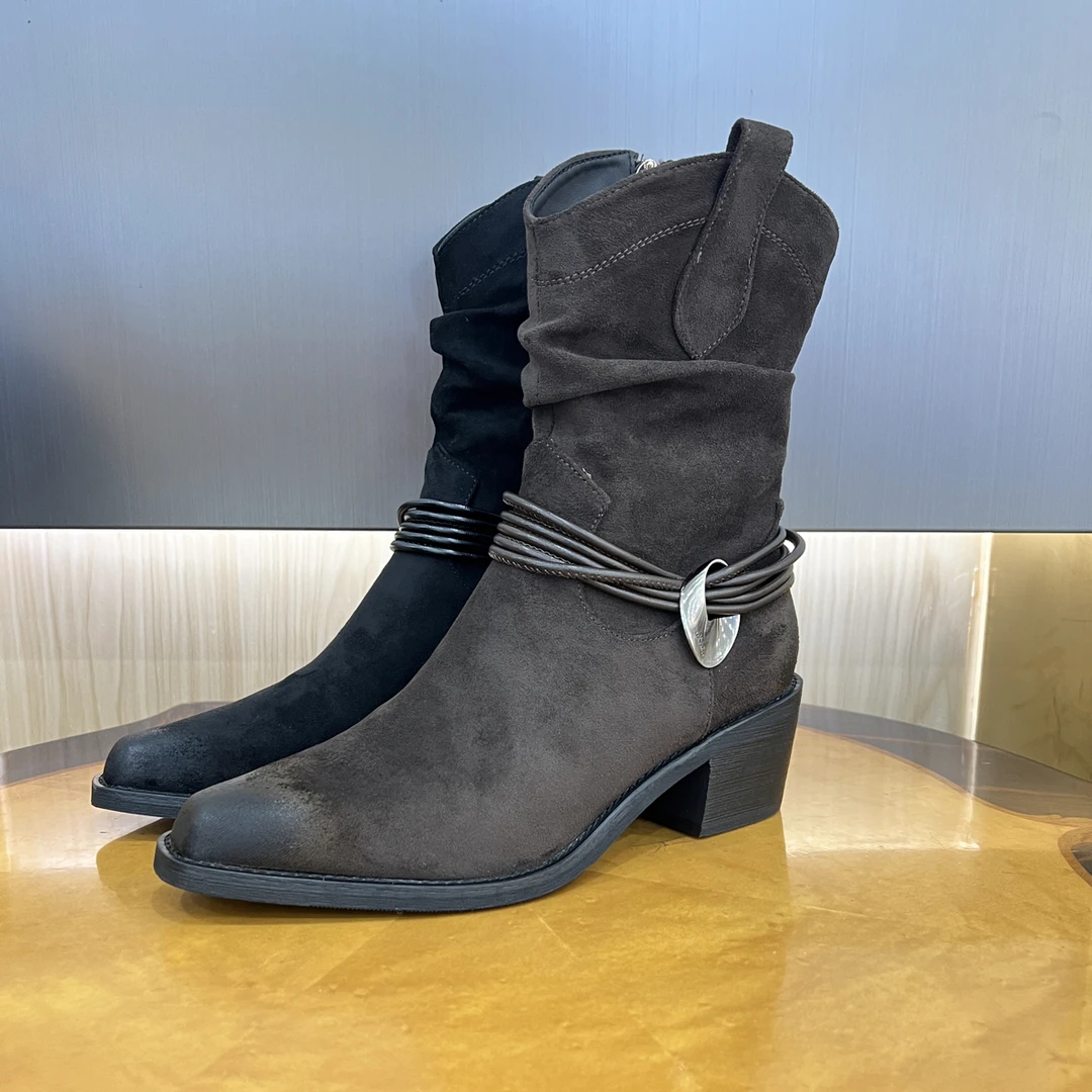 复古朋克风女防滑高跟欧美马丁靴时尚方头黑色